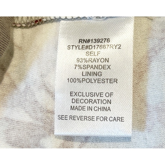 Daniel Rainn Stitch Fix Branwen Floral Pintuck Jersey Top Size Small NWOT - Picture 6 of 7